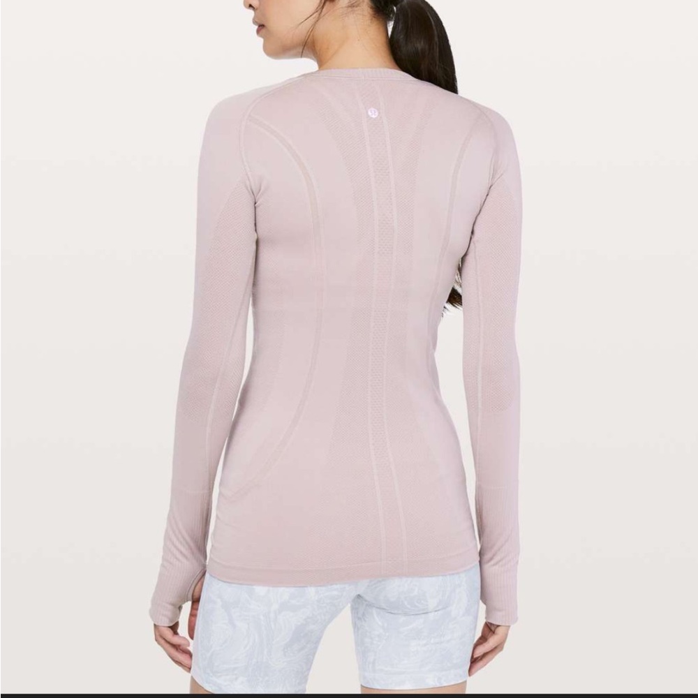 Lululemon Swiftly Tech Long Sleeve Crew
Smoky Blush / Smoky Blush size 8